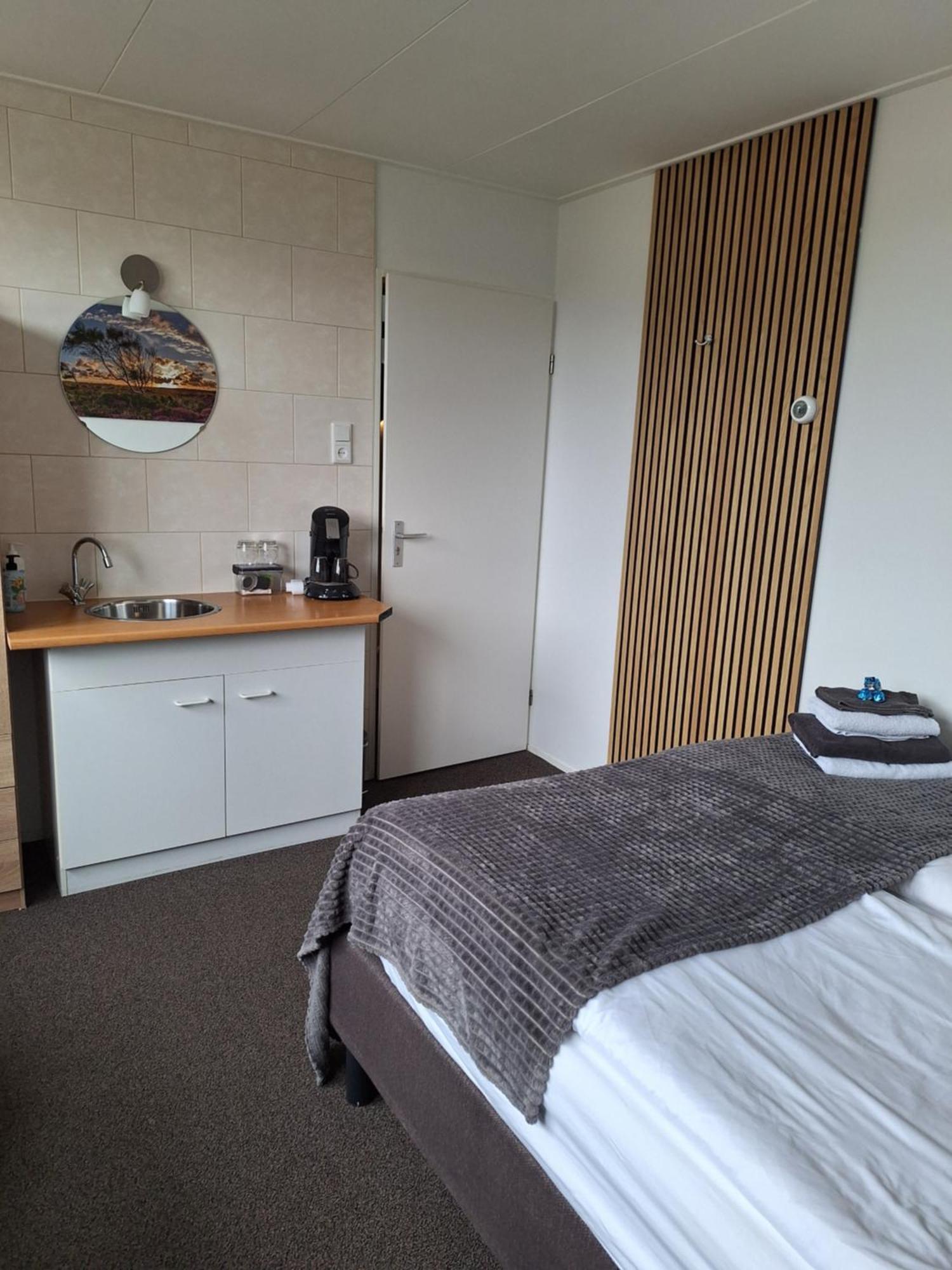 B&B Marijke De Koog  Exteriör bild